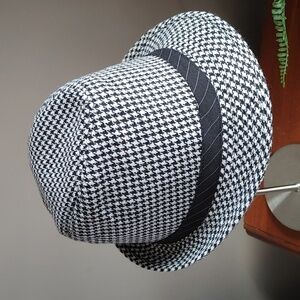 Le Chateau NWOT Black & White Herringbone Fedora